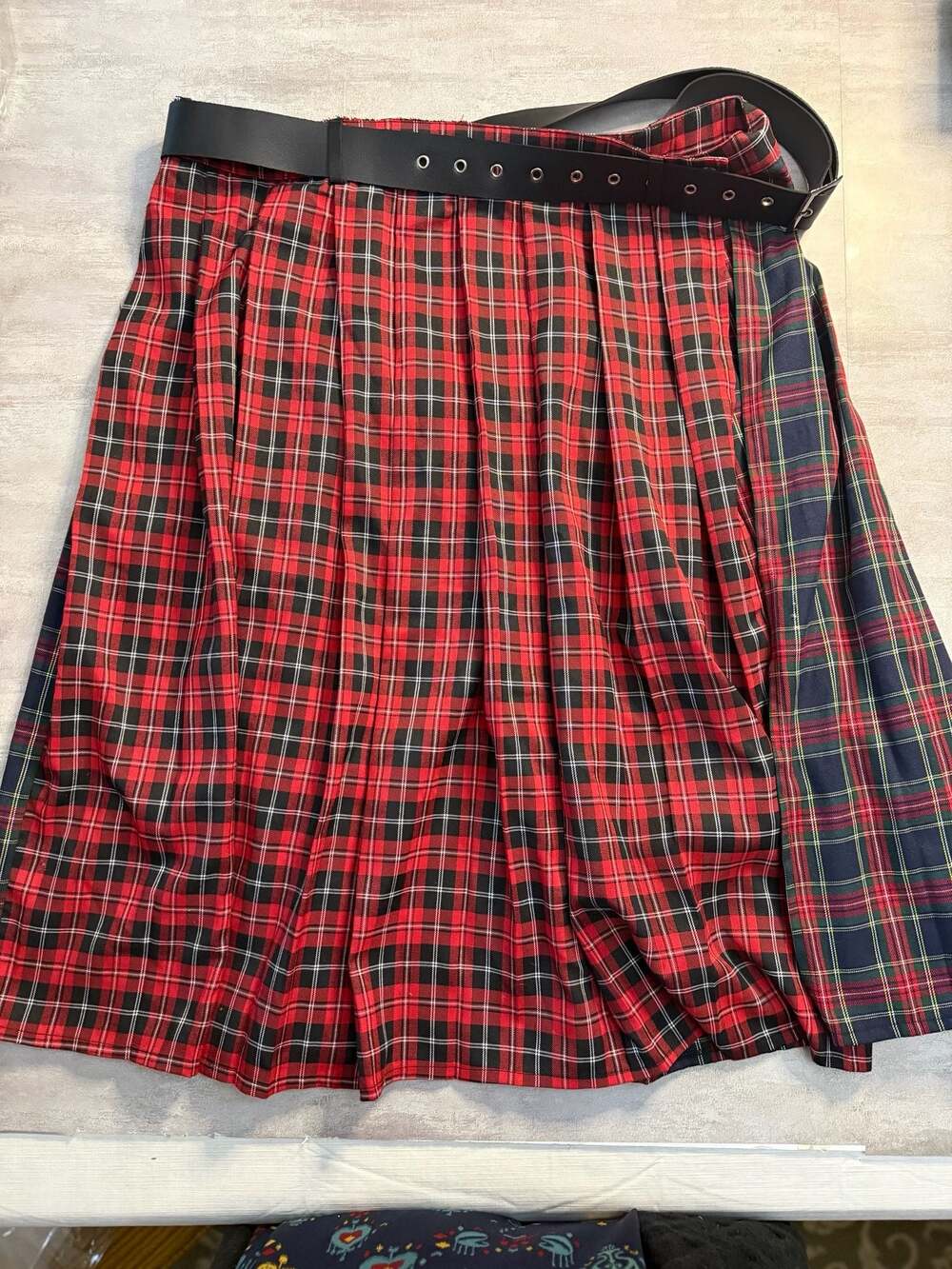 DAZCOS Two-Tone Plaid Low Waist Pleated Mini Skirt with Grommet Belt